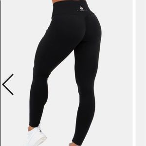RYDERWEAR STAPLES SCRUNCH BUM LEGGINGS